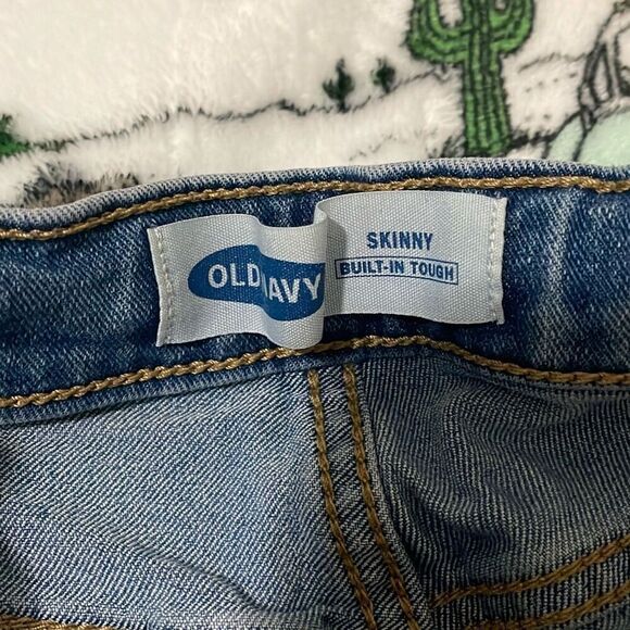 Old navy’s little girl distressed medium wash denim jeans size large (10-12) - Picture 7 of 8